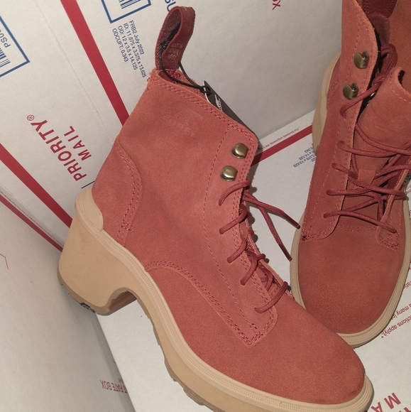 NEW SOREL Hi Line Heel Lace Up Boots - Picture 3 of 9